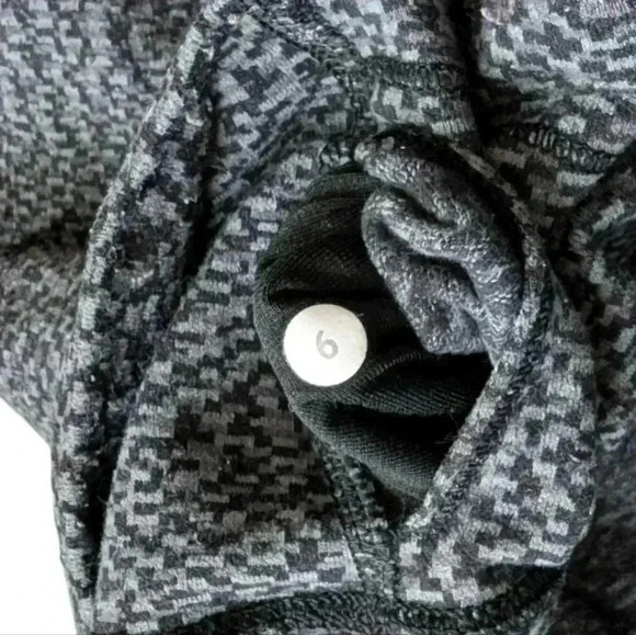 Lululemon High Times Pant Digi Pixie Black Pitch Grey 7/8 Length Women's size 6 - Picture 8 of 11